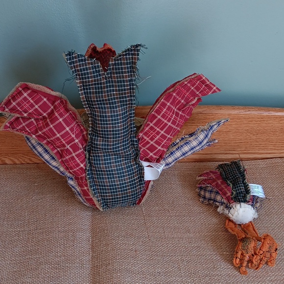 TWO TURKEYS - Picture 2 of 5